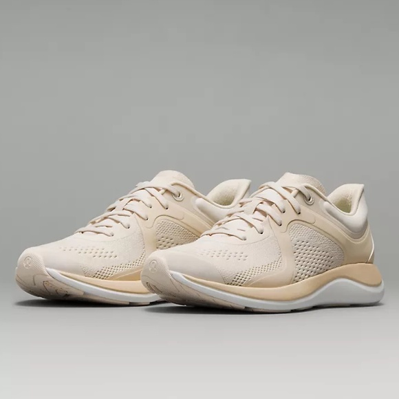 Lululemon Chargefeel Low Womens Workout Shoe Light Ivory Dove Grey White/Sz 8.5 - Picture 15 of 16